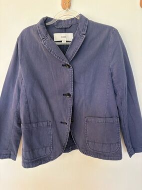 Closed shrunken navy cotton jacket